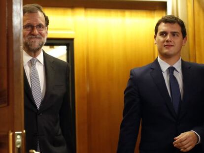 Mariano Rajoy of the Popular Party (left) and Albert Rivera of Ciudadanos.