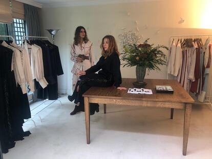 Sol Matossian y Virginia Achenza, fundadoras de VienSo, en su showroom