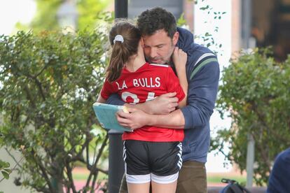 Ben Affleck, con una de sus hijas.