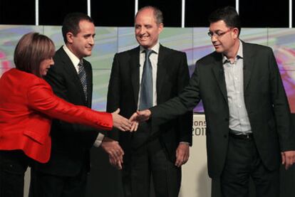 Marga Sanz, Jorge Alarte, Francisco Camps y Enric Morera, antes de iniciar la grabación del debate en RTVV.