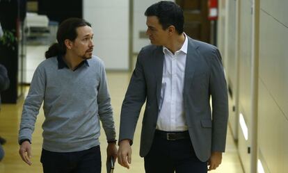 Pablo Iglesias y Pedro Sánchez, en el Congreso de los Diputados.