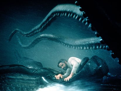 Un fotograma de la película 'Veinte mil leguas de viaje submarino' (1954), dirigida por Richard Fleischer.