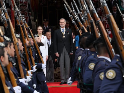 Leonor de Borbón y Felipe VI, ante el Congreso tras jurar la Constitución la princesa de Asturias el 31 de octubre.