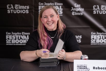 Rebecca Yarros, en abril en el festival de libros de Los Ángeles.