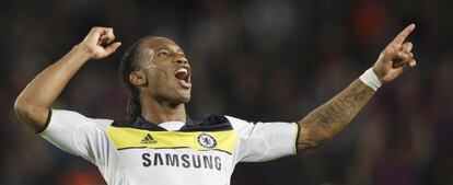Drogba celebra la clasificaci&oacute;n del Chelsea para la final.