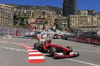 Fernando Alonso pilota el F138 durante los entrenamientos en Montecarlo. 