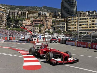 Fernando Alonso pilota el F138 durante los entrenamientos en Montecarlo. 