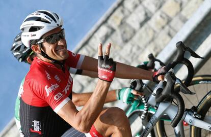 Alberto Contador, en el pelotón, durante la decimonovena etapa de la Vuelta.