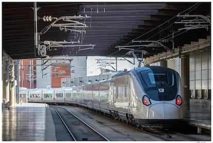 AVE de Renfe con un tren de la serie 106 (Avril)
HANDOUT por RENFE
