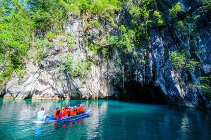 Puerto Princesa, capital de la provincia filipina de Palawan, se ha convertido en uno de los principales reclamos turísticos del país gracias al Parque Nacional del Río Subterráneo, un tramo fluvial bajo tierra de 8 kilómetros de longitud declarado patrimonio mundial.