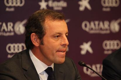 Sandro Rosell ao renunciar ao cargo de presidente do Barcelona.