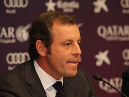 Sandro Rosell ao renunciar ao cargo de presidente do Barcelona.