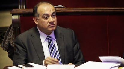 El socialista Joan Calabuig, en el pleno del Ayuntamiento de Valencia.
