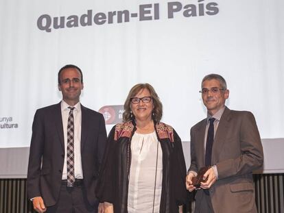 Los periodistas Miquel Noguer y Carles Geli, junto a la cr&iacute;tica de arte Anna Maria Guasch. 