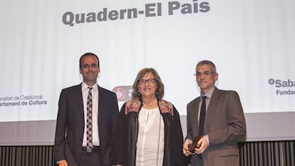 Los periodistas Miquel Noguer y Carles Geli, junto a la cr&iacute;tica de arte Anna Maria Guasch. 