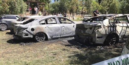 Estado en que han quedado los coches afectados por el incendio.