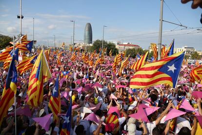 Els participants a la Via Lliure a la plaça de les Glòries.