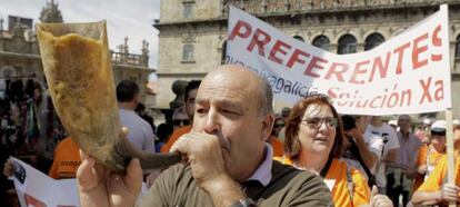 Afectados por las preferentes de toda Galicia en una manifestación.