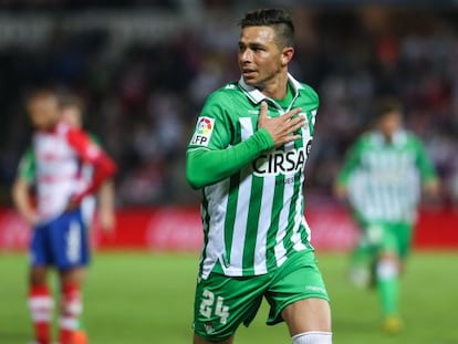 Rub&eacute;n Castro celebra su primer gol