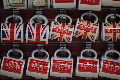 Tazas brit&aacute;nicas en las calles de Londres.