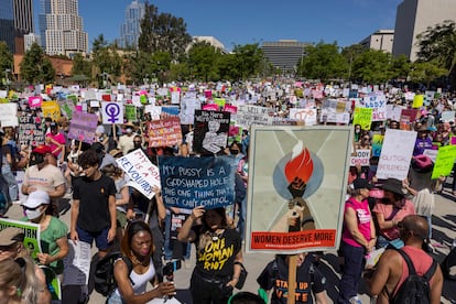 La manifestación en favor al derecho a decidir en el centro de Los Ángeles.