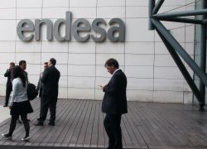 Entrada a la sede de Endesa en Madrid.