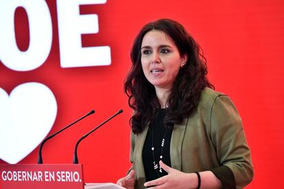 Mónica Carazo, durante la presentación de la campaña electoral del PSOE en la sede de Ferraz.