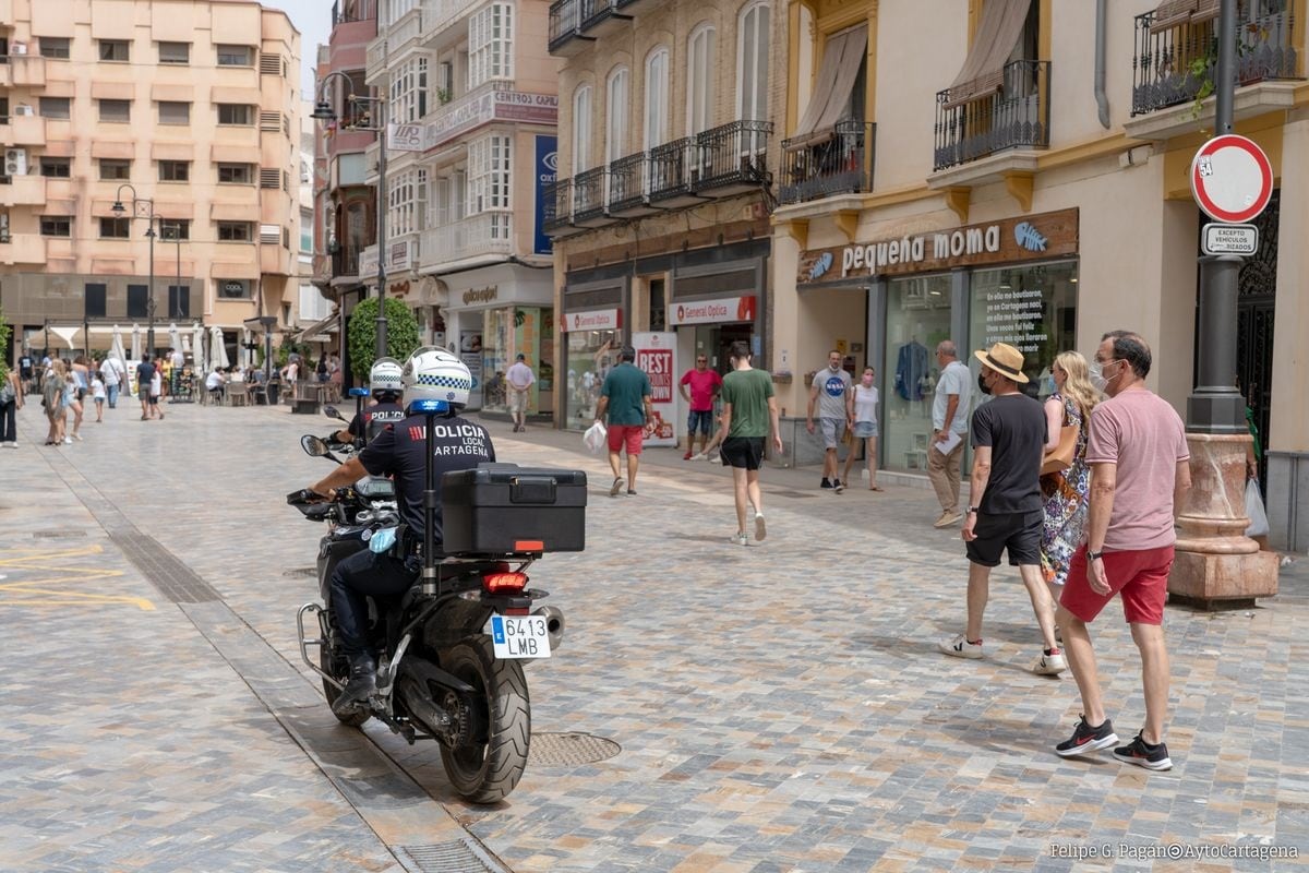 Una lectora: 'Hay una carrera por arreglar mi barrio a costa de la humanidad que lo habitaba'