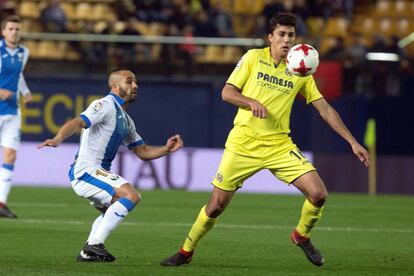 Rodri protege el balón ante El Zhar.