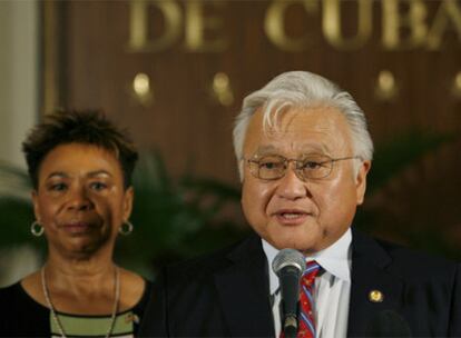Los congresistas de EE UU Barbara Lee y Mike Honda, durante una rueda de prensa en La Habana.