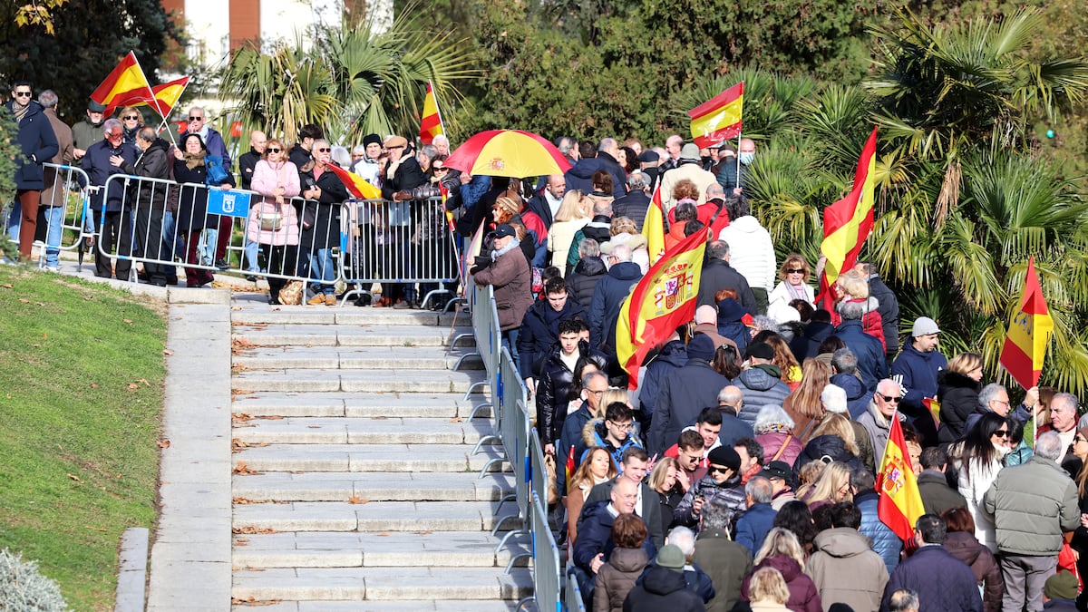 Última hora de la concentración del PP en Madrid, en directo | Miles de personas acuden a la concentración del PP en Madrid para protestar contra la corrupción del Gobierno