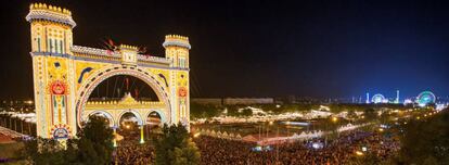 Apertura de la Feria de Abril, una de las mayores atracciones turísticas de Sevilla.