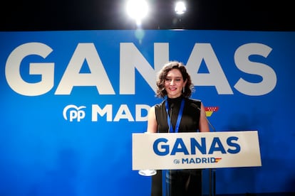 La baronesa llena el congreso de guiños a venezolanos, cubanos y madrileños residentes en el extranjero, a los que dedicará carteras específicas en su equipo. En la imagen, la presidenta regional interviene en la primera jornada del congreso de su formación. 