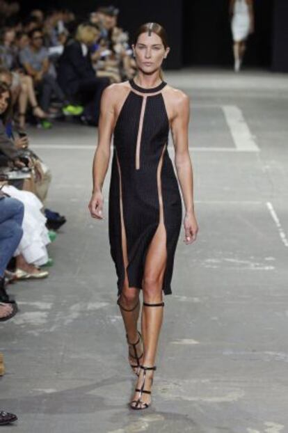 Diseño de Alexander Wang para primavera/verano 2013, presentado en la semana de la moda de Nueva York.