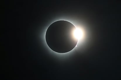 Vista del eclipse total desde Mazatlán, Sinaloa.