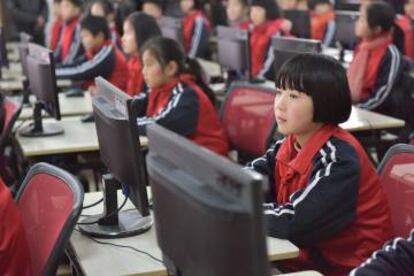 Las alumnas, durante las clases.