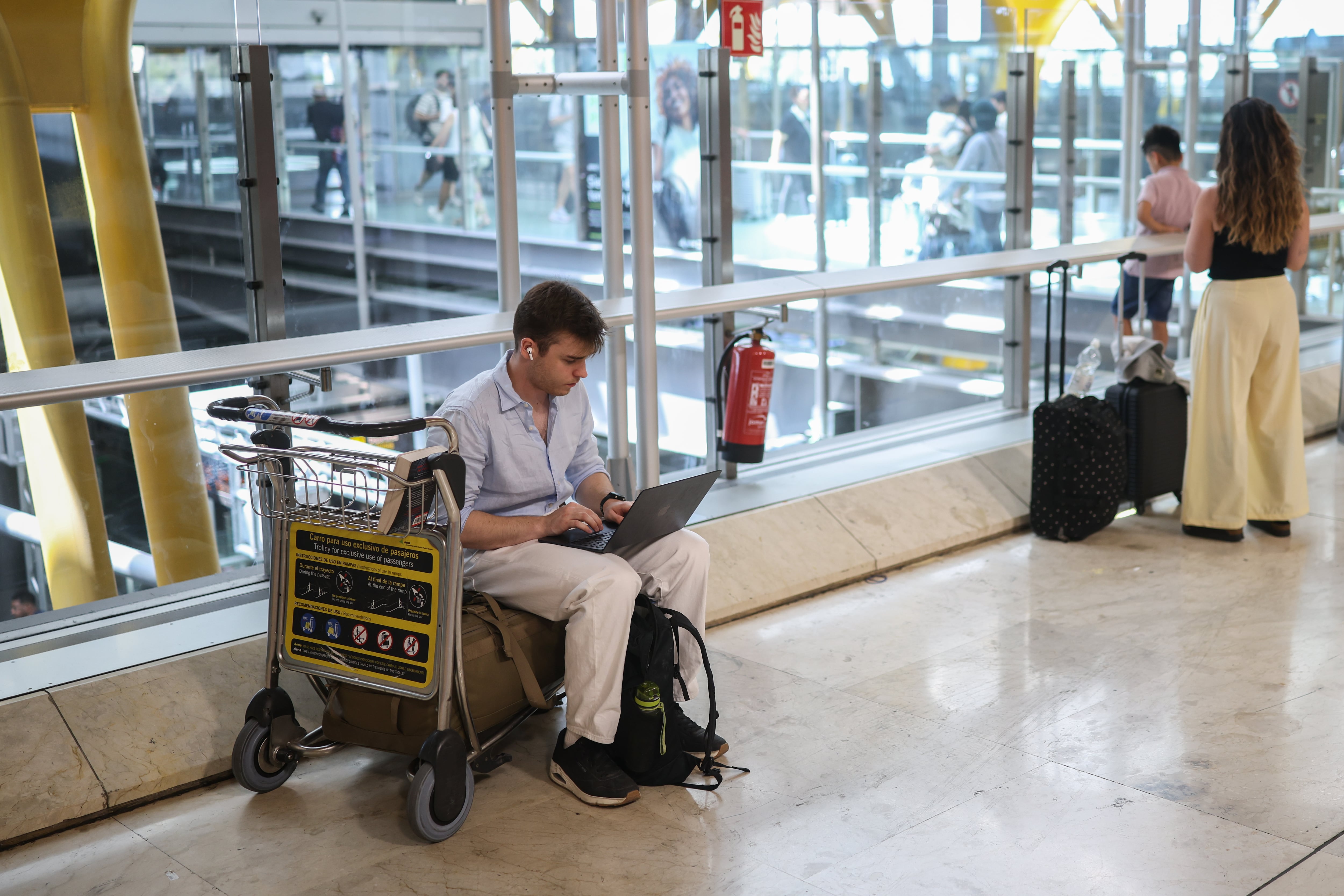 El debate | ¿Es posible la desconexión digital durante las vacaciones?
