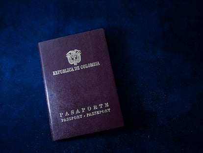 Un pasaporte colombiano.