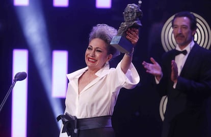 La actriz Luisa Gavasa recibe el Goya a mejor Actriz de Reparto por la película La Novia.