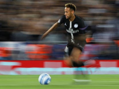 Neymar, el traspaso más caro de la historia, en un partido del PSG contra el Liverpool.
