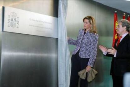 La Infanta Doña Cristina y el exministro de Cultura, César Antonio Molina, en la inauguración de Arqua, en noviembre de 2008.