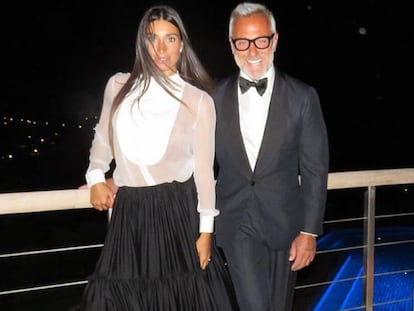 Gianluca Vacchi junto a su novia, Giorgia Gabriele.