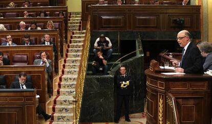 El ministro de Hacienda, Crist&oacute;bal Montoro, durante el debate de Presupuestos.