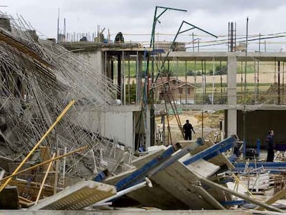 Estado en que quedó la obra del polideportivo del Elburgo tras el accidente.