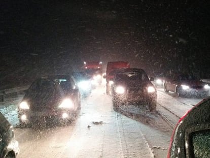 Snow caused chaos on the AP-6.