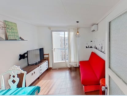 Sobre estas líneas, estado inicial de un piso transformado para su venta. En la imagen de cabecera, resultado final.
