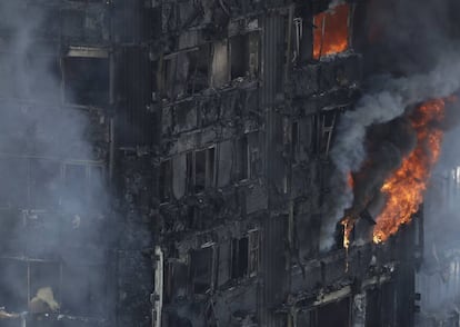 Chamas na Torre Grenfell durante o incêndio.