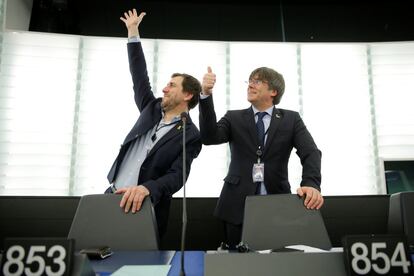 Los políticos independentistas Carles Puigdemont y Toni Comín se estrenan como eurodiputados dos años después de huir a Bélgica.