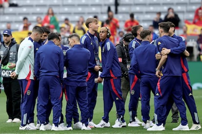 Los jugadores de la selección española, en el césped del Allianz Arena de Múnich antes de comenzar la final de la Liga de Naciones.