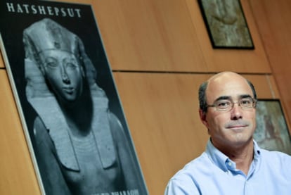 El egiptólogo José Manuel Galán, en su despacho del CSIC.
